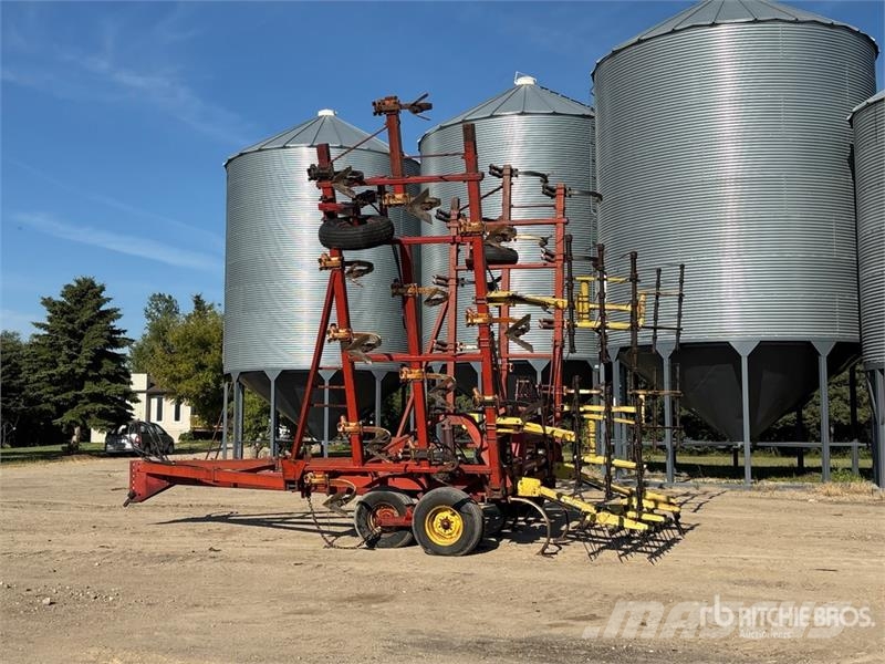 International 55 35 ft Chisel Plow Beitelploeg