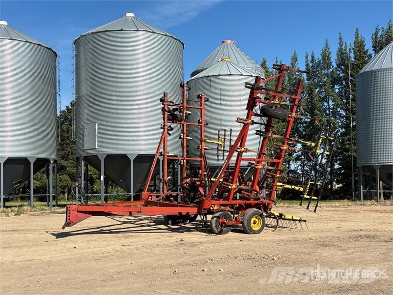 International 55 35 ft Chisel Plow Beitelploeg