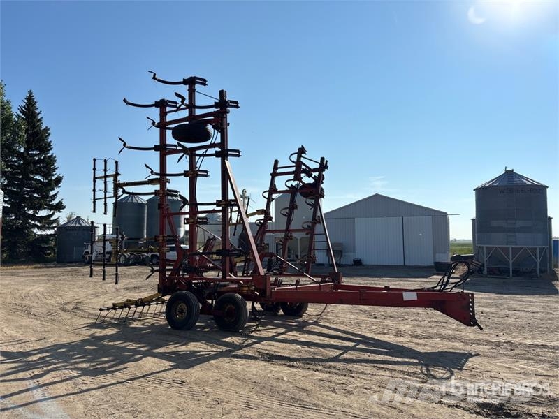 International 55 35 ft Chisel Plow Beitelploeg