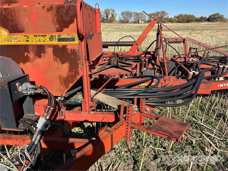 International 55 36 ft Cultivator Cultivatoren