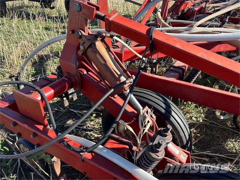 International 5500 33 ft Air Seeder Sējmašīnas