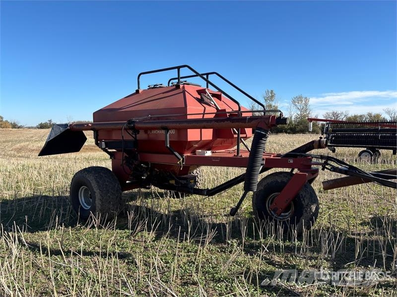 International 5500 33 ft Air Seeder Sējmašīnas