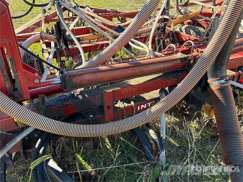 International 5500 33 ft Air Seeder Sējmašīnas