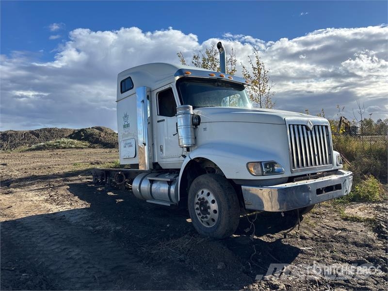 International 5900 Кабини