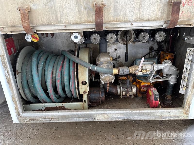 International 5900i 6x4 Fuel Truck Tankbiler