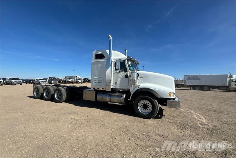 International 5900i 8x6 Sleeper Cab and Chassis Кабины