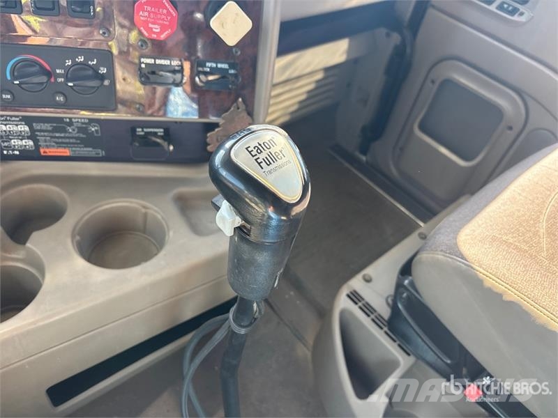 International 5900i 8x6 Sleeper Cab and Chassis Кабины