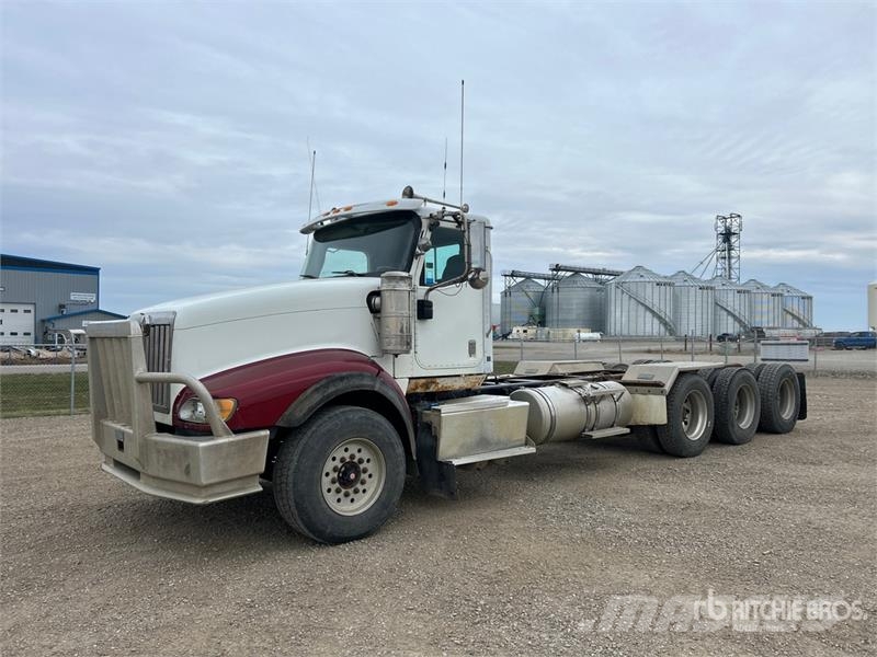International 5900i 8x6 Cab and Chassis Cabines