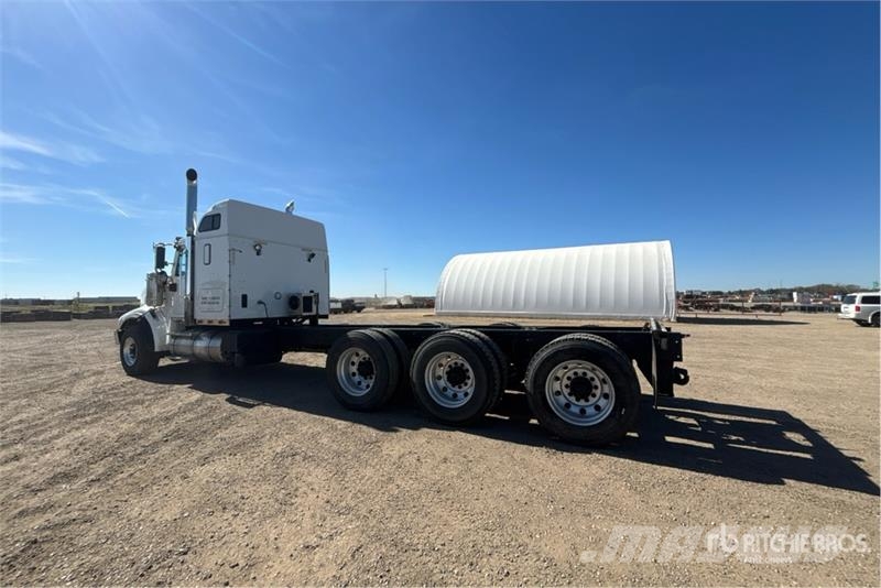 International 5900i 8x6 Sleeper Cab and Chassis Кабины