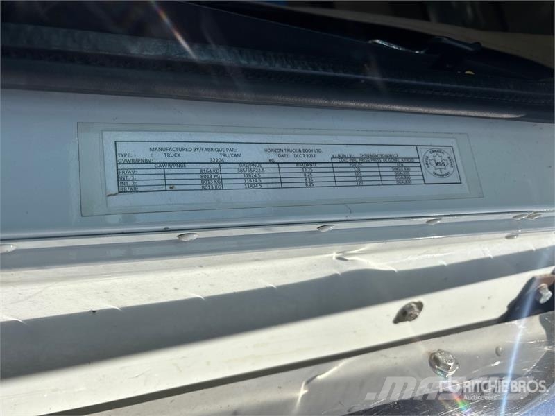 International 5900i 8x6 Sleeper Cab and Chassis Кабины