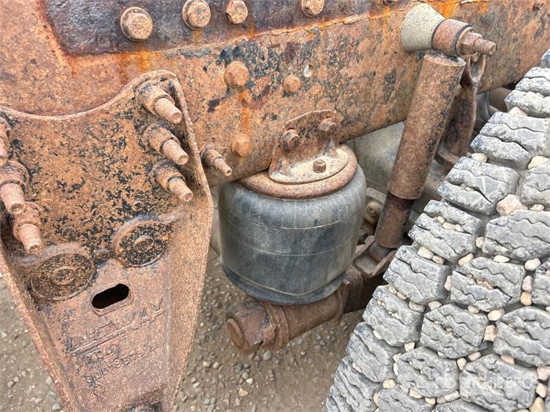 International 5900i 8x6 Cab and Chassis Cabines