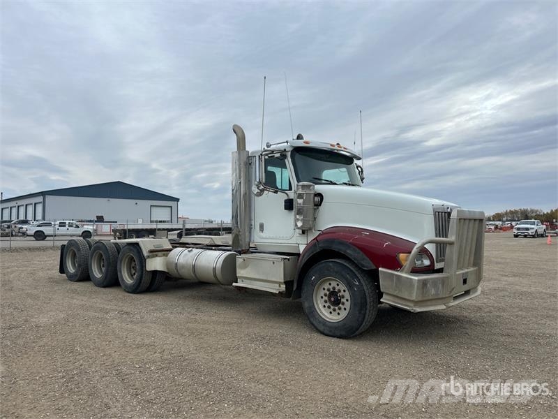International 5900i Cab and Chassis Cabines