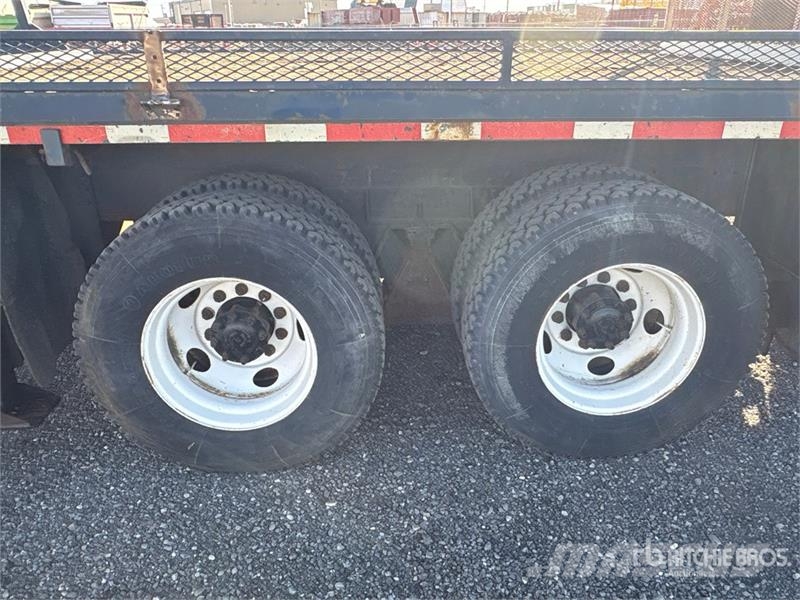 International 600C 34000 lb Straight Boom on International 2674  起重车