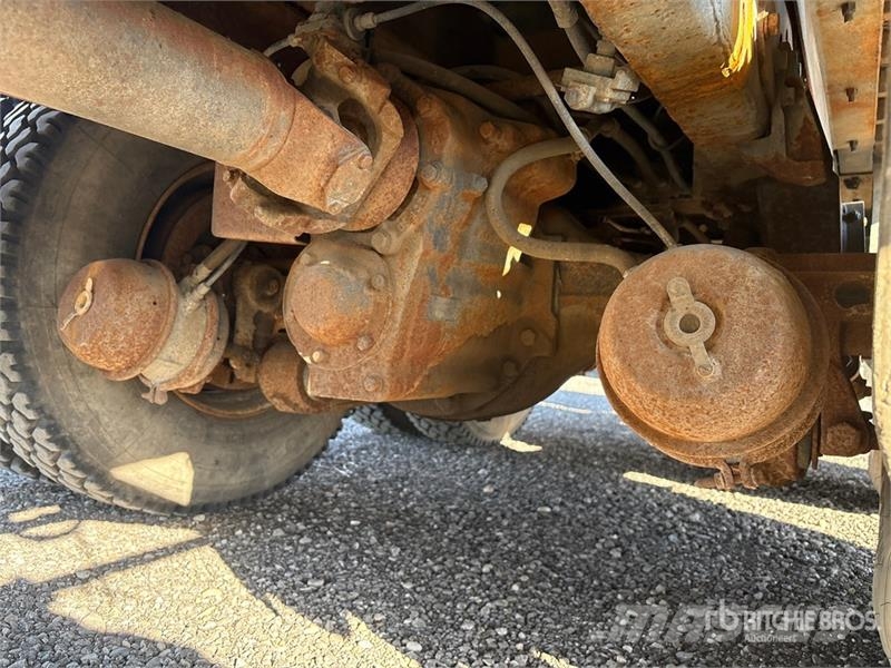 International 600C 34000 lb Straight Boom on International 2674  起重车