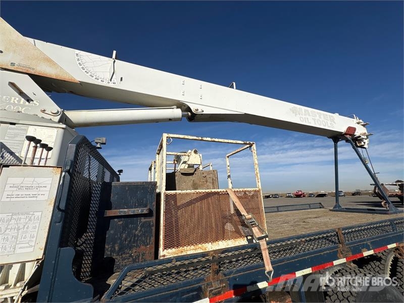 International 600C 34000 lb Straight Boom on International 2674  起重车