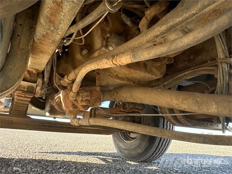 International 600C 34000 lb Straight Boom on International 2674  起重车