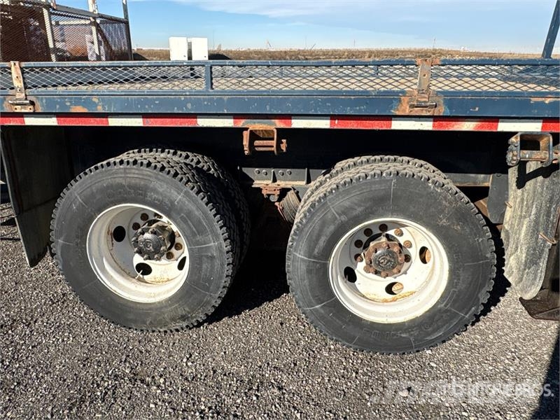 International 600C 34000 lb Straight Boom on International 2674  起重车