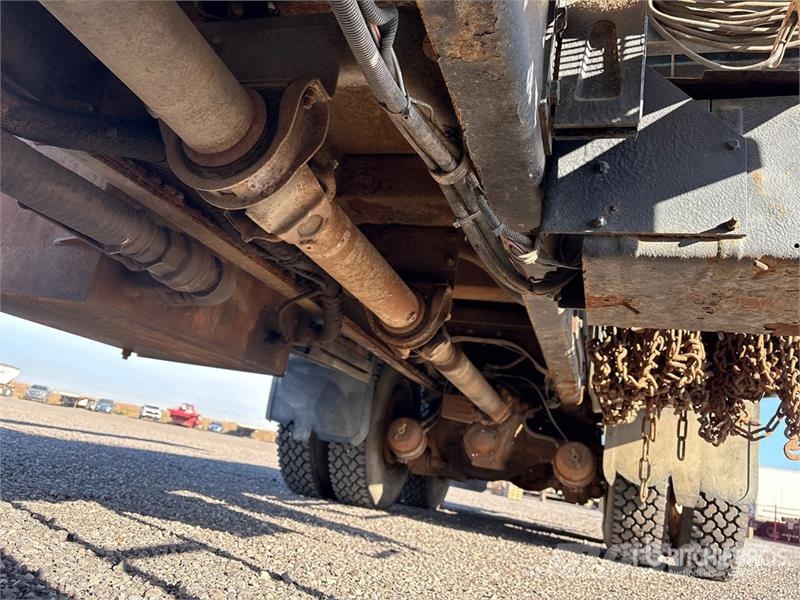International 600C 34000 lb Straight Boom on International 2674  起重车