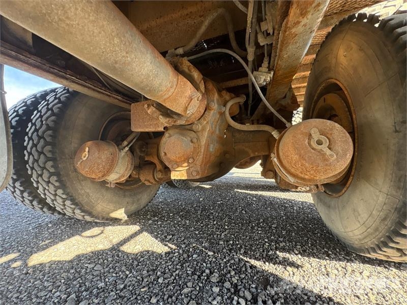 International 600C 34000 lb Straight Boom on International 2674  起重车