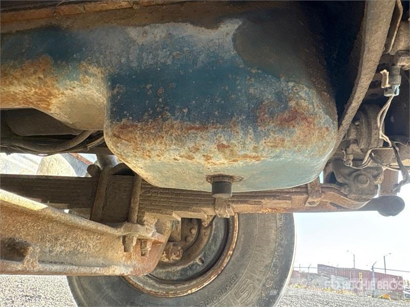 International 600C 34000 lb Straight Boom on International 2674  起重车