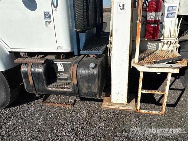 International 600C 34000 lb Straight Boom on International 2674  起重车