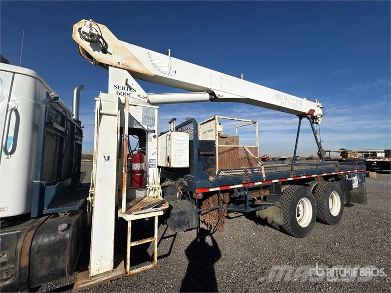 International 600C 34000 lb Straight Boom on International 2674  起重车