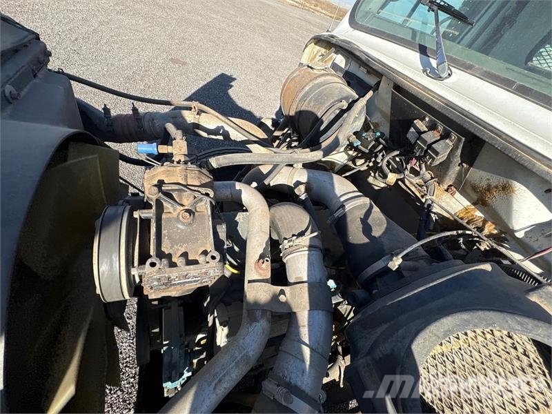 International 600C 34000 lb Straight Boom on International 2674  起重车
