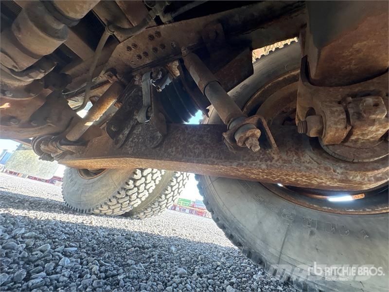International 600C 34000 lb Straight Boom on International 2674  起重车