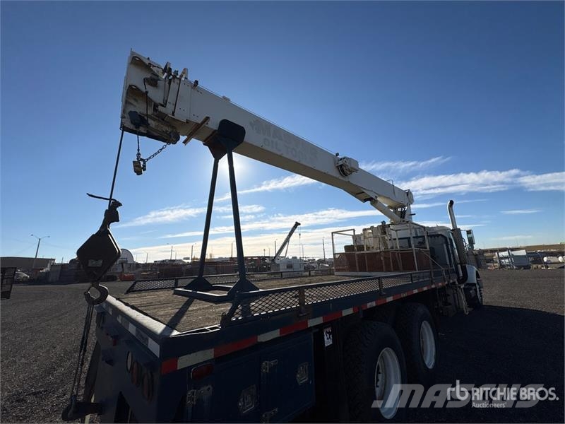 International 600C 34000 lb Straight Boom on International 2674  起重车