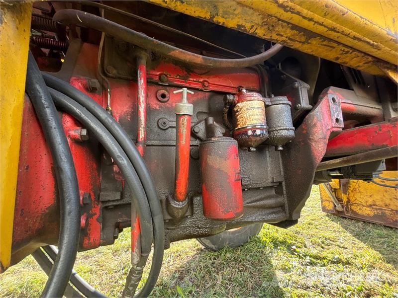 International 674 2WD Tractor Ciągniki rolnicze
