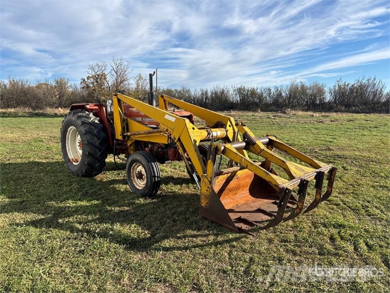 International 674 2WD Tractor Tratores Agrícolas usados