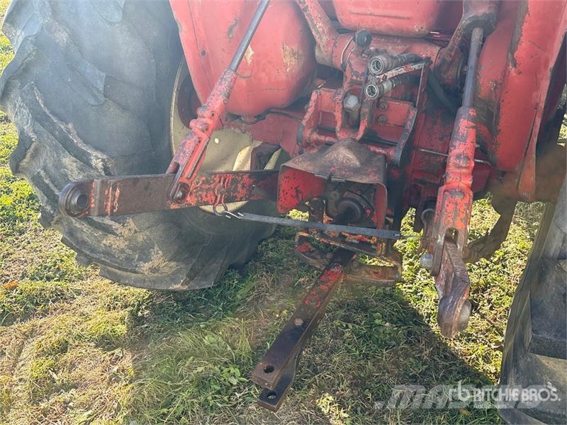 International 674 2WD Tractor Tratores Agrícolas usados