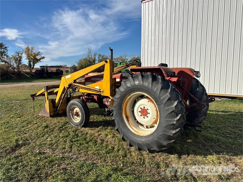 International 674 2WD Tractor Tratores Agrícolas usados