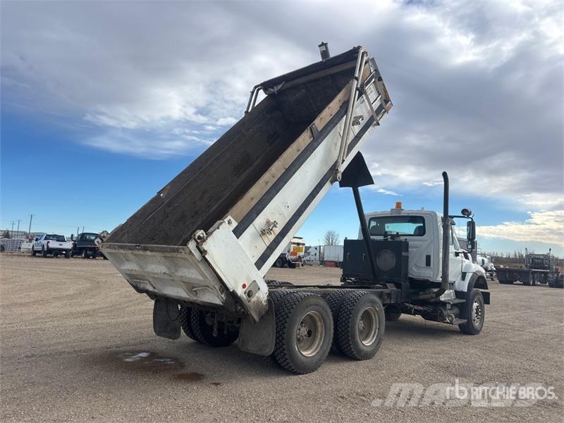 International 7000 Самоскиди