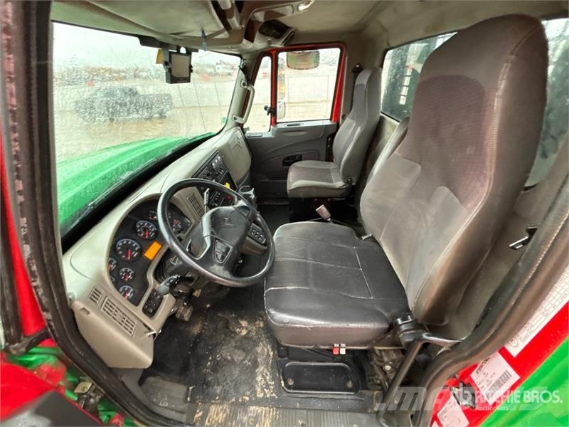 International 7000 6x4 Rollback Truck مركبات إصلاح الأعطال