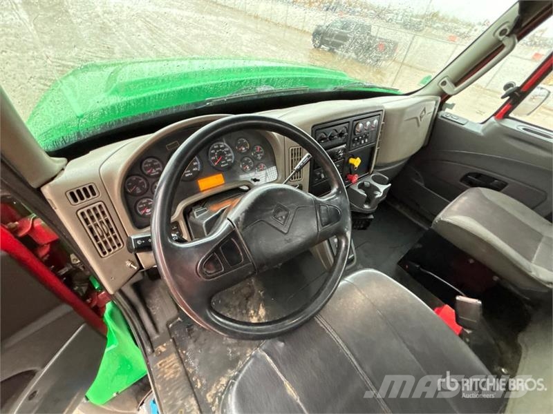 International 7000 6x4 Rollback Truck مركبات إصلاح الأعطال