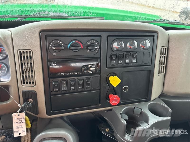 International 7000 6x4 Rollback Truck مركبات إصلاح الأعطال