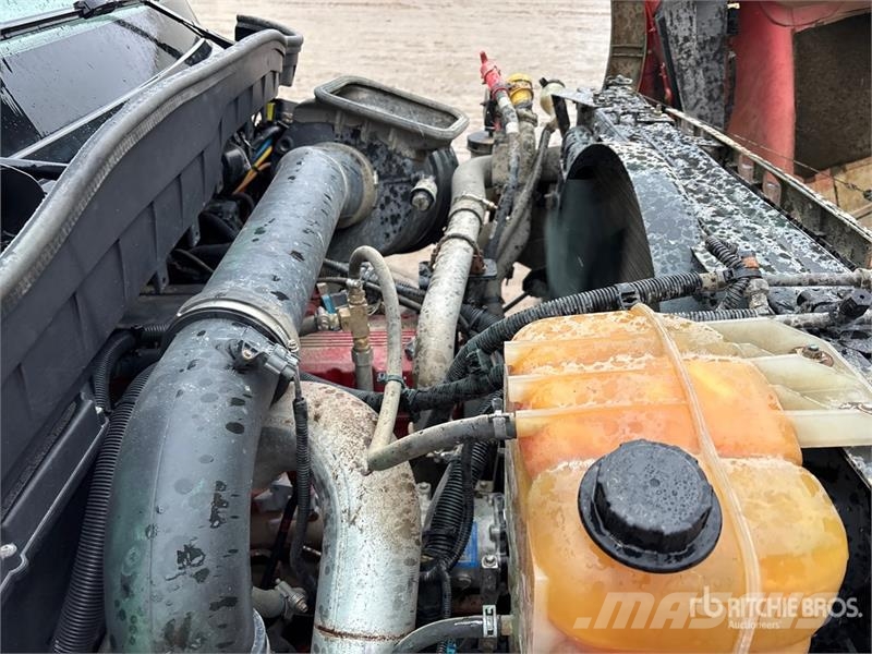 International 7000 6x4 Rollback Truck مركبات إصلاح الأعطال