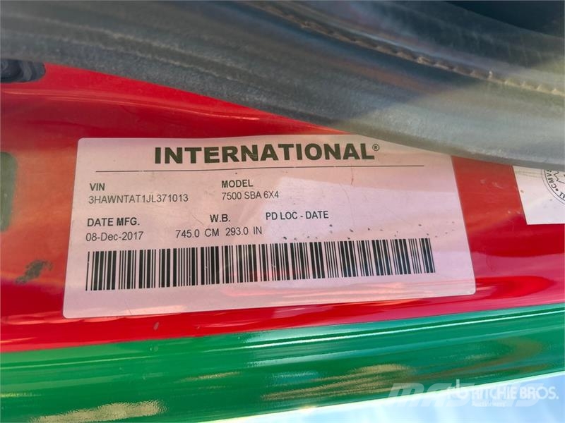 International 7000 6x4 Rollback Truck مركبات إصلاح الأعطال