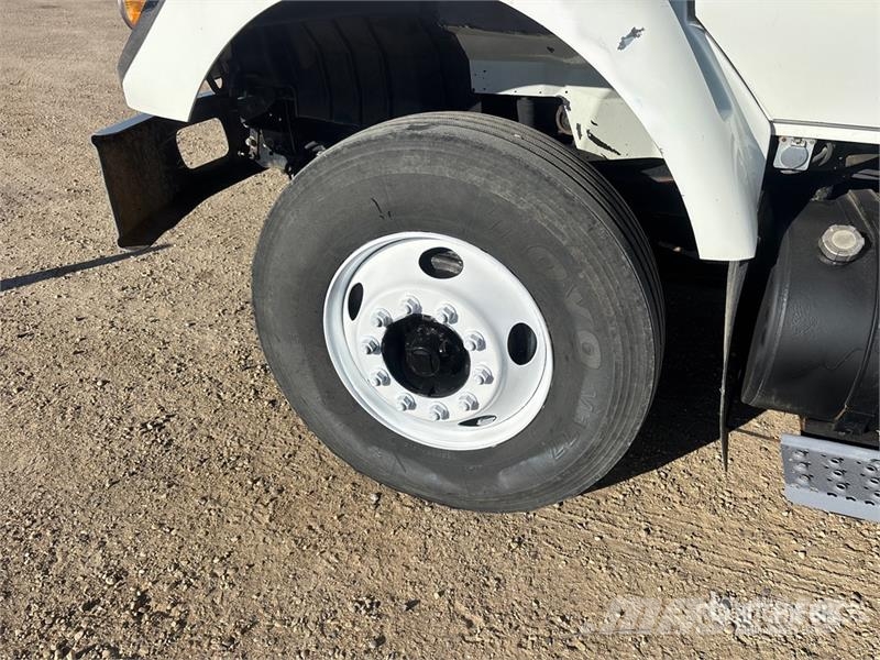 International 7400 Tippbil