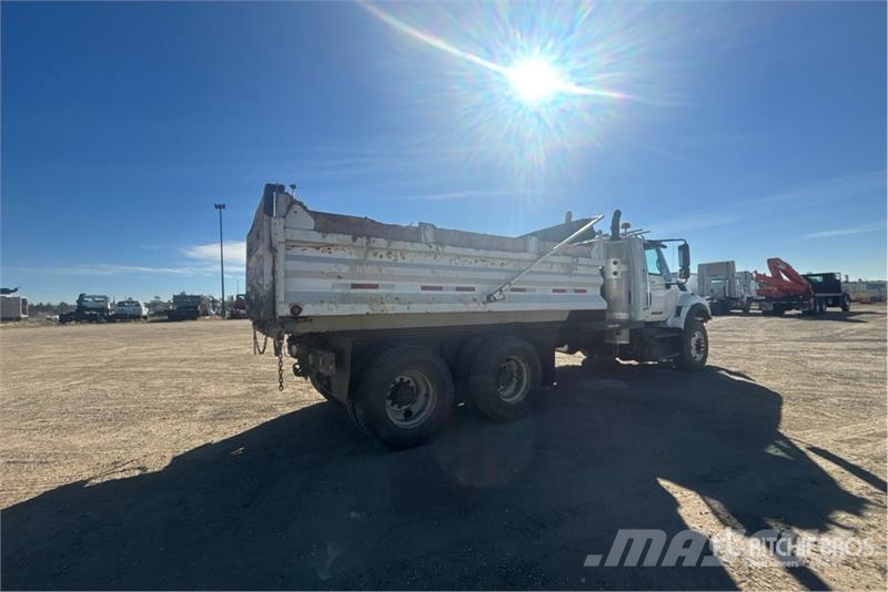 International 7400 Tippbil