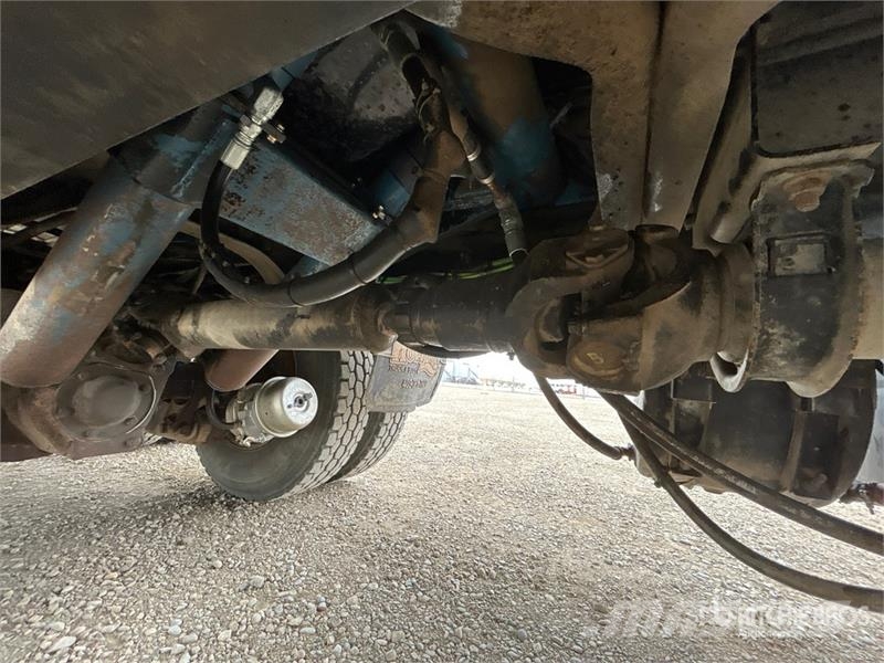 International 7400 شاحنات قلابة