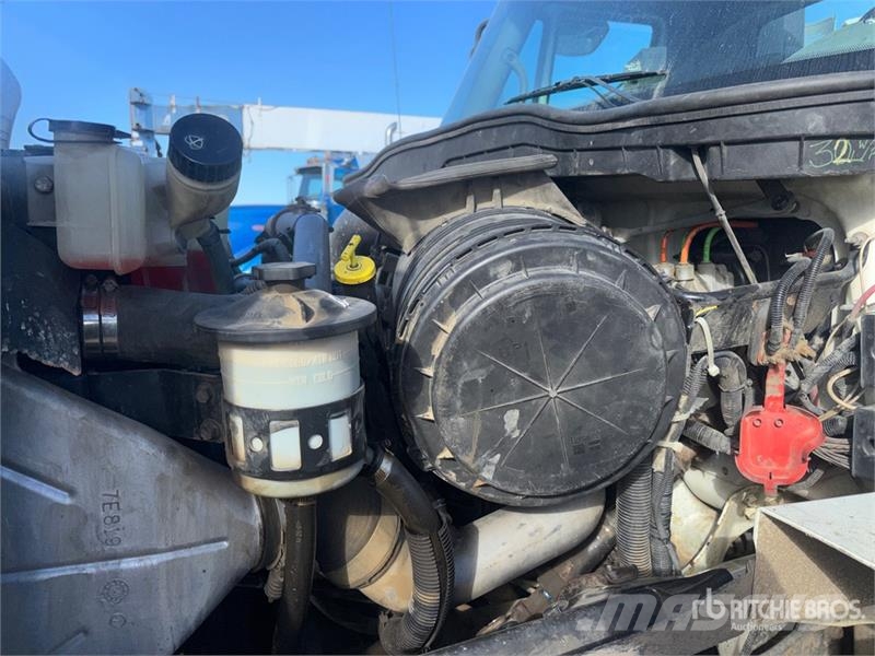 International 7400 Tippbil