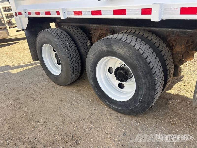 International 7400 Tippbil