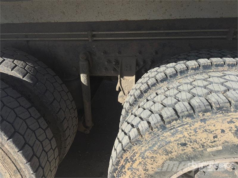 International 7400 Tippbil