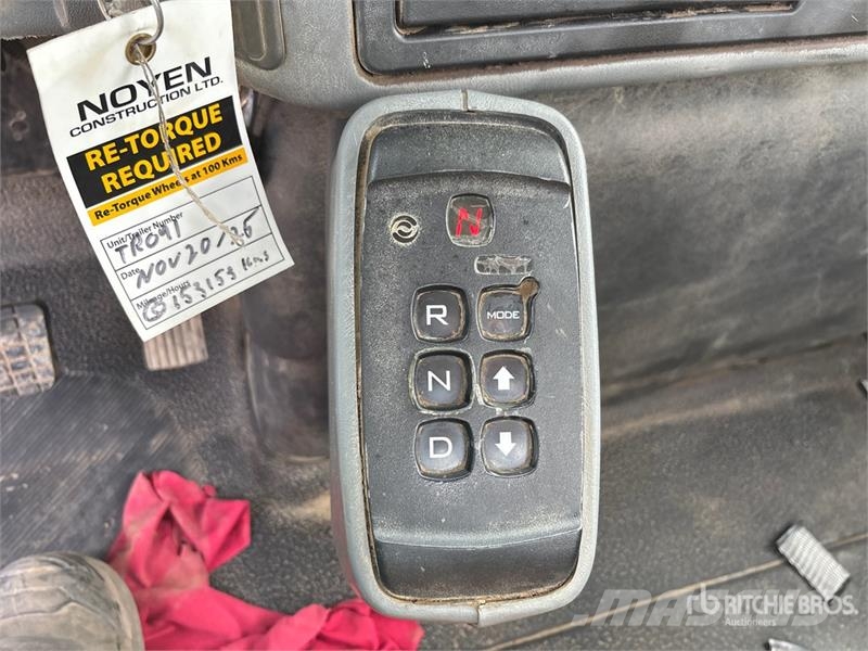 International 7400 Kabine i unutrašnjost