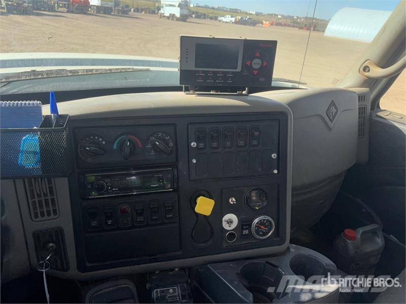 International 7400 Tippbil
