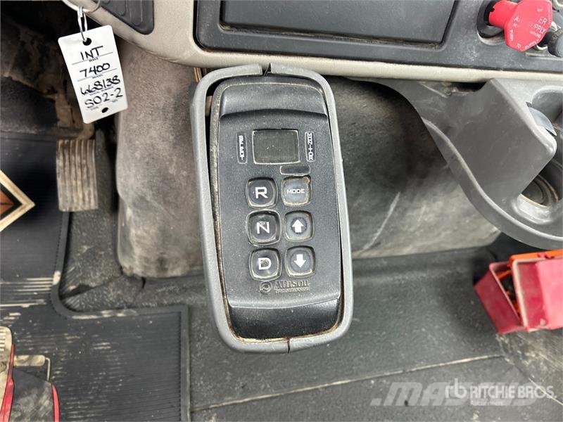 International 7400 شاحنات قلابة