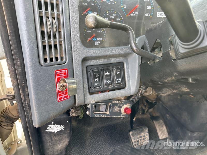 International 7400 Kabine i unutrašnjost