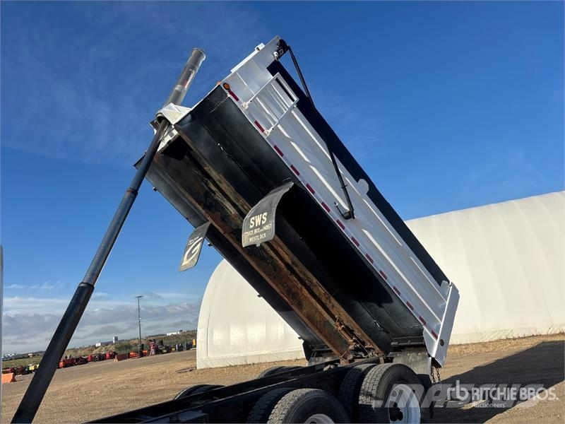 International 7400 Tippbil